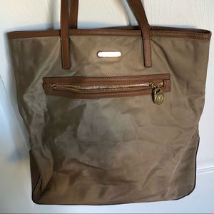 Michael Kors Jet Set Tote Bag Purse Fashionable